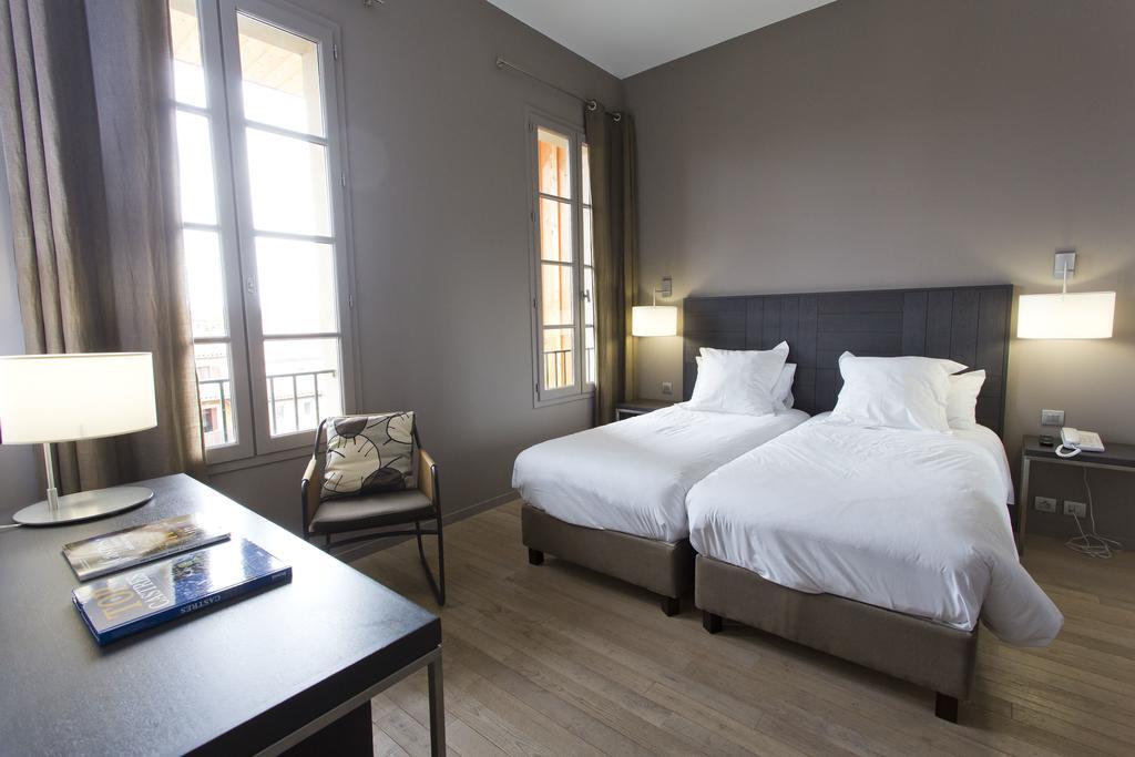 Grand Hotel De Castres Castres  Room photo